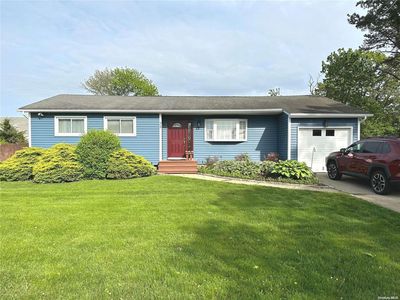 33 Maida Avenue, Deer Park, NY, 11729