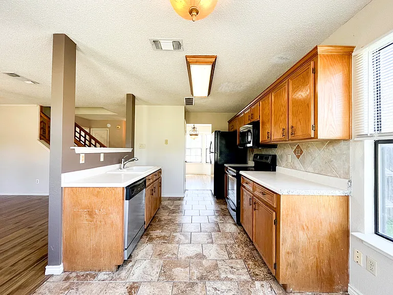2512 Schulze Dr — Photo 14