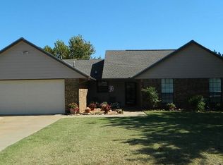 68 Deerfield Rd, Lawton, OK 73507