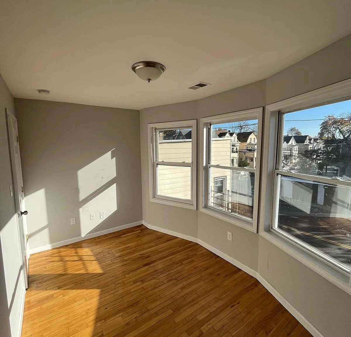 45 Roseville Ave — Photo 1