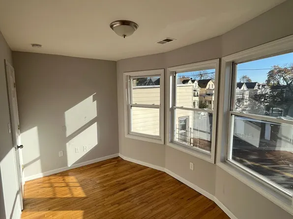 45 Roseville Ave #1, Newark, NJ 07107