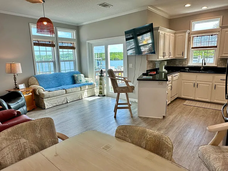 619 Nettles Blvd #ID1537518P — Photo 12