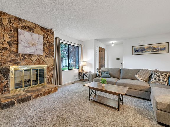2nd image of 1493 Foster Dr #1