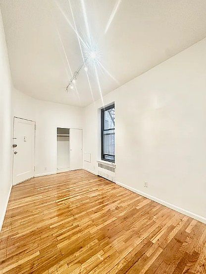 2nd image of 410 W End Ave APT 5C