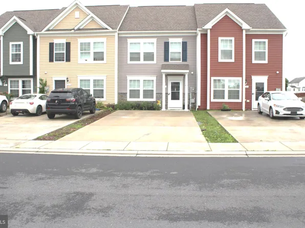 16 Healey Ct, Bunker Hill, WV 25413