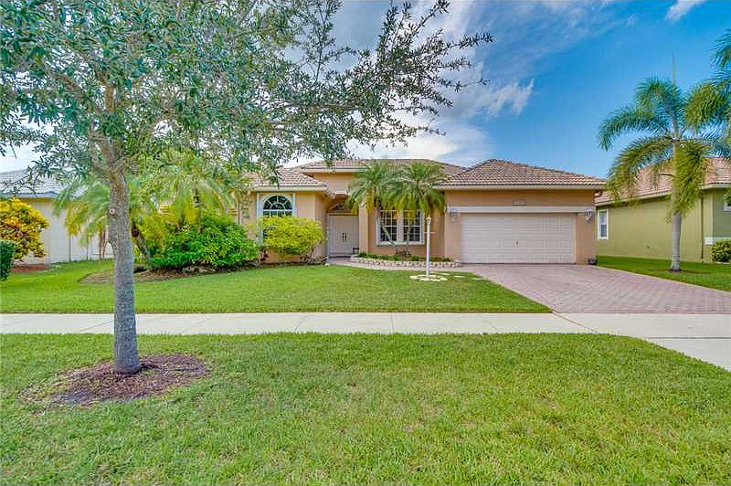 1st image of 16443 Segovia Cir S