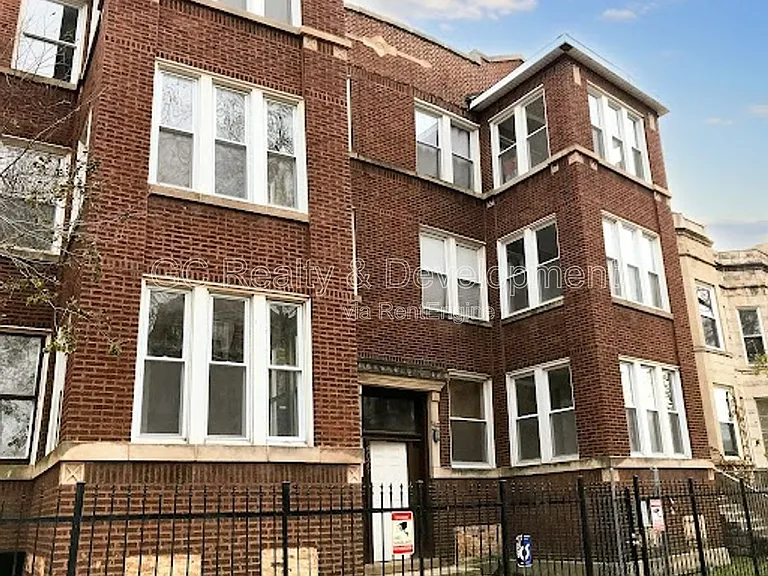 6031 S Eberhart Ave #2 — Photo 1