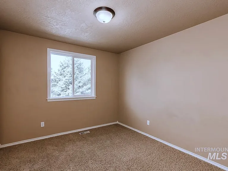 5729 S Moreya Ave — Photo 30