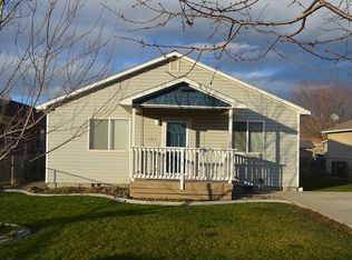 703 Mathew St, Granger, WA 98932