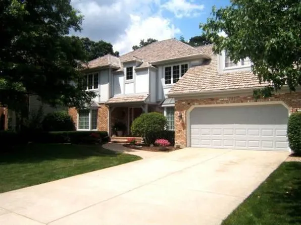 727 Spindletree Ave, Naperville, IL 60565