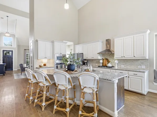 4001 Silk Vine Ct, Roanoke, TX 76262