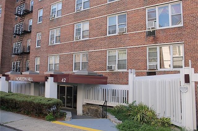 1st image of 42 Pine St APT 1B