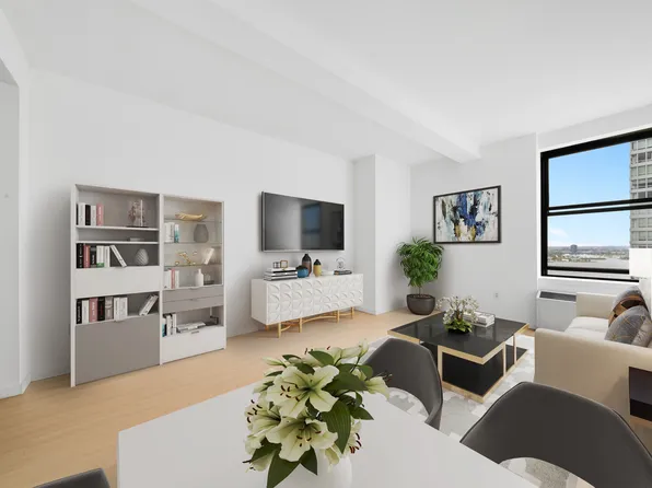 1 West Street image 1 of 14