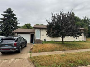1125 12th St NW, Minot, ND 58703