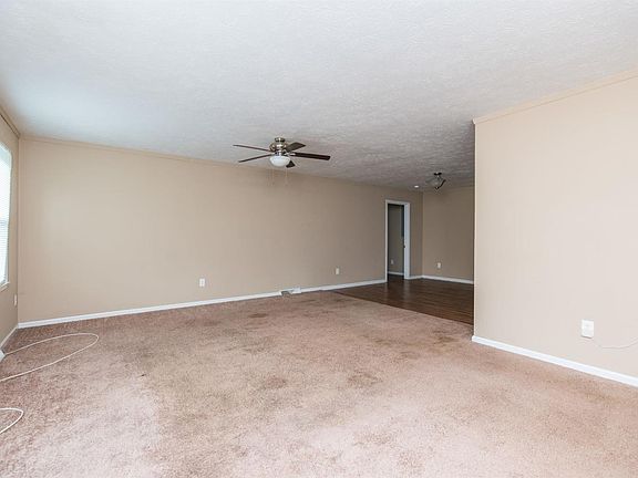 5th image of 531 Garden Springs Dr