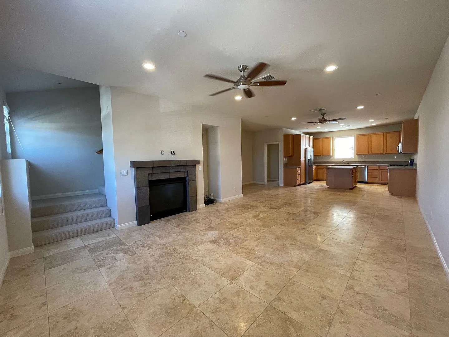 Gorgeous Tri-Level Home in El Cajon! 3 Bedroom 3.5 Bathroom in El Cajon! — Photo 3