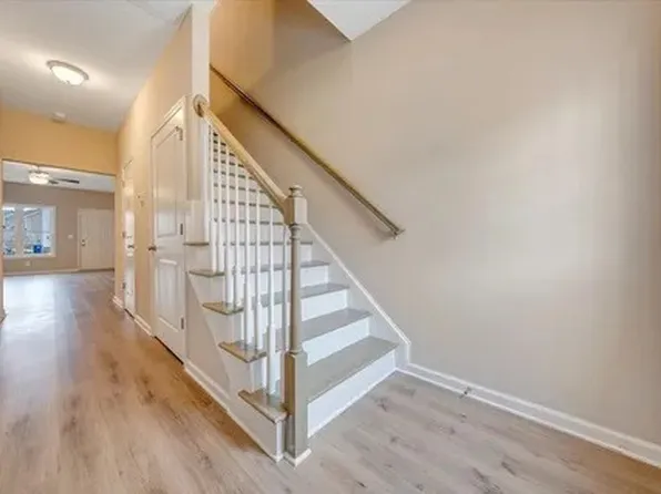 5763 Huntridge Rd, Roanoke, VA 24019