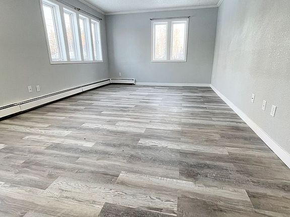 2nd image of 102 B St APT 1