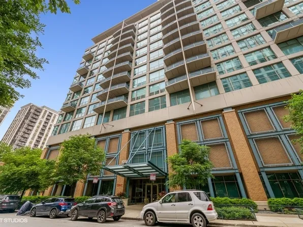 125 E 13th St Unit 1303, Chicago, IL 60605