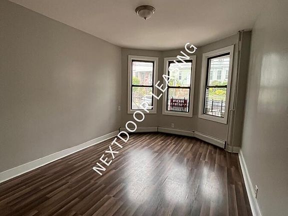 2nd image of 122 Randolph Ave Floor 1