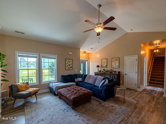 5th image of 200 Albacore Court