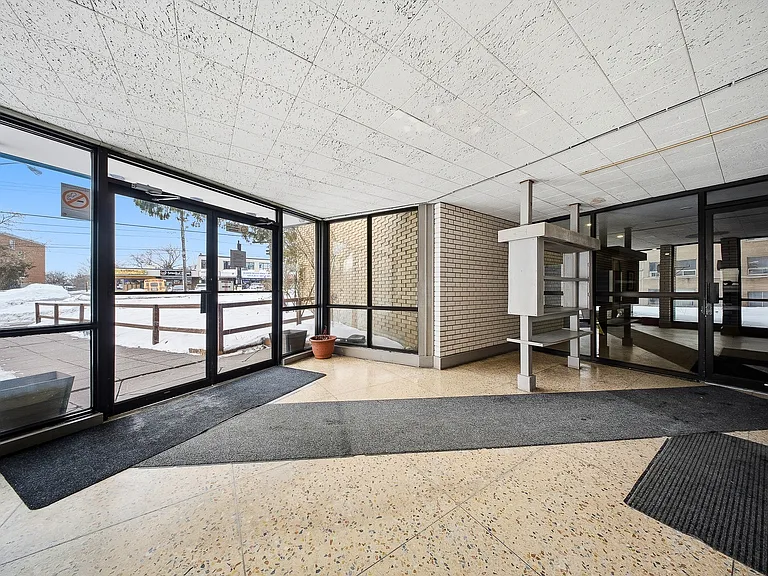 1617 Victoria Park Ave — Photo 9