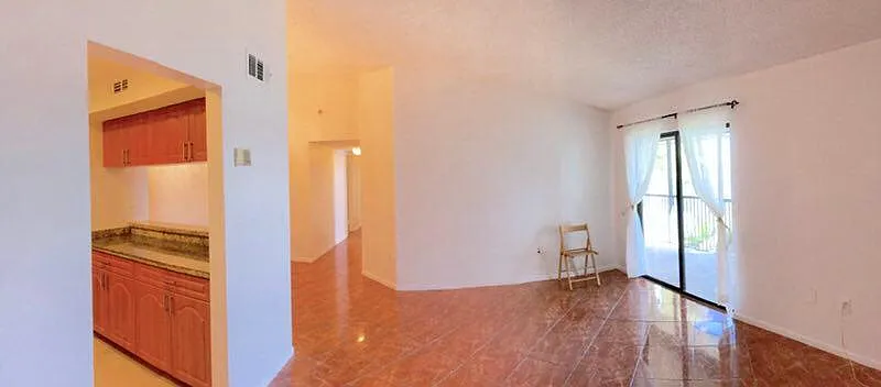 444 NE 206th Ln — Photo 3