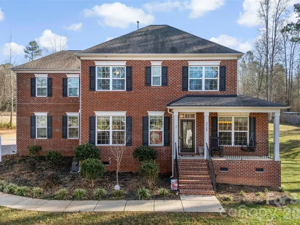 2720 Lakefront Dr, Belmont, NC 28012