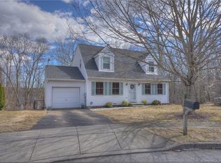 69 Fox Run Ln, Groton, CT 06355