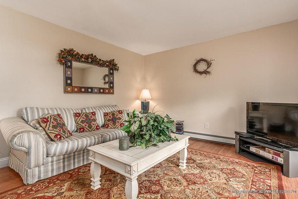1st image of 3 Oakmont Dr