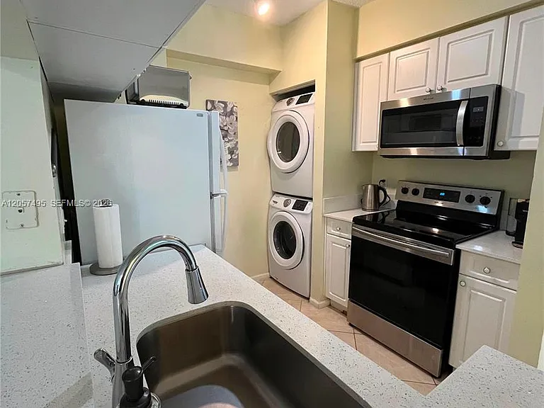 17145 N Bay Rd #4301 — Photo 3