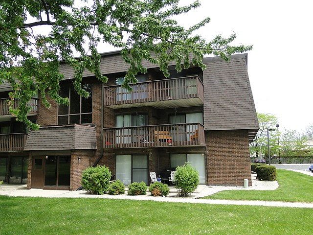 1st image of 1616 Richmond Cir Unit 302