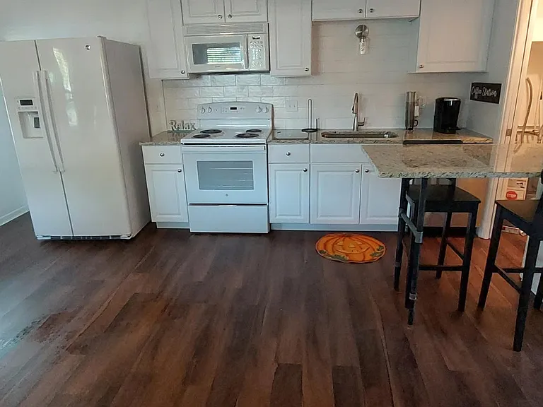 710 8th Ave NW — Photo 9