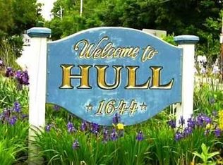 697 Nantasket Ave, Hull, MA 02045
