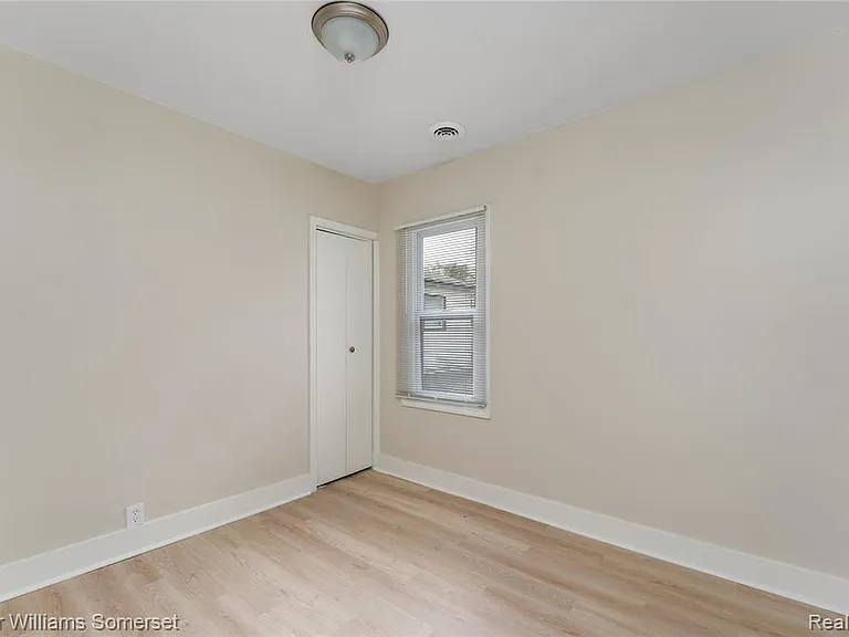 24646 Tuscany Ave — Photo 8