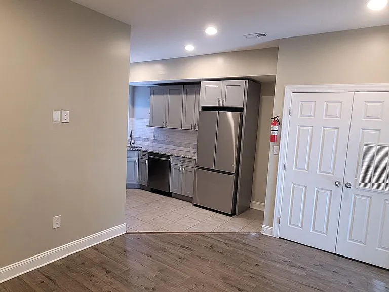 4233 Lancaster Ave #2 — Photo 2