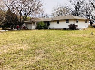 3206 S Kansas Rd, Newton, KS 67114