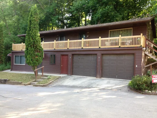 920 Raymond Dr, Sheboygan Falls, WI 53085