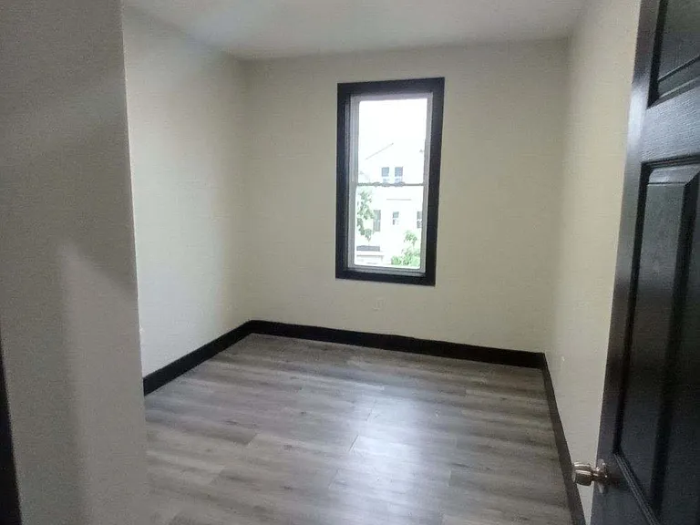 45 N 6th St #2A — Photo 10