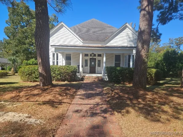 77 E King St, Newton, AL 36352