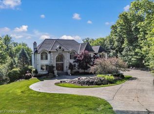 4359 Longview Dr, Lapeer, MI 48446