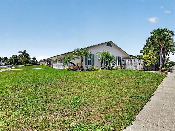 5th image of 1345 SW 28th Avenue