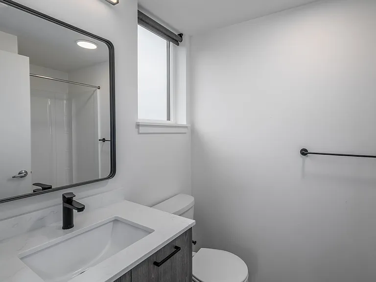 Greta Apartments | Private Kitchen Studio near UW — Photo 19