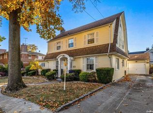 3374 169th St, Flushing, NY 11358