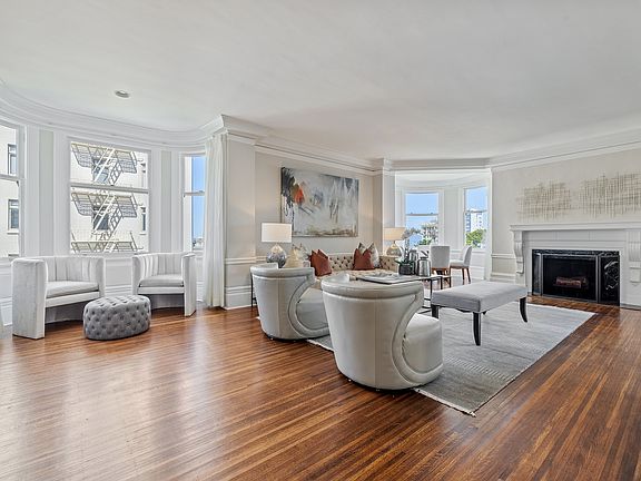 5th image of 2164 Hyde St #5010