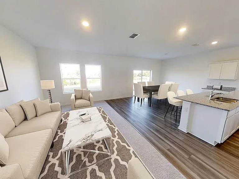 2110 Meadow Park Dr — Photo 3