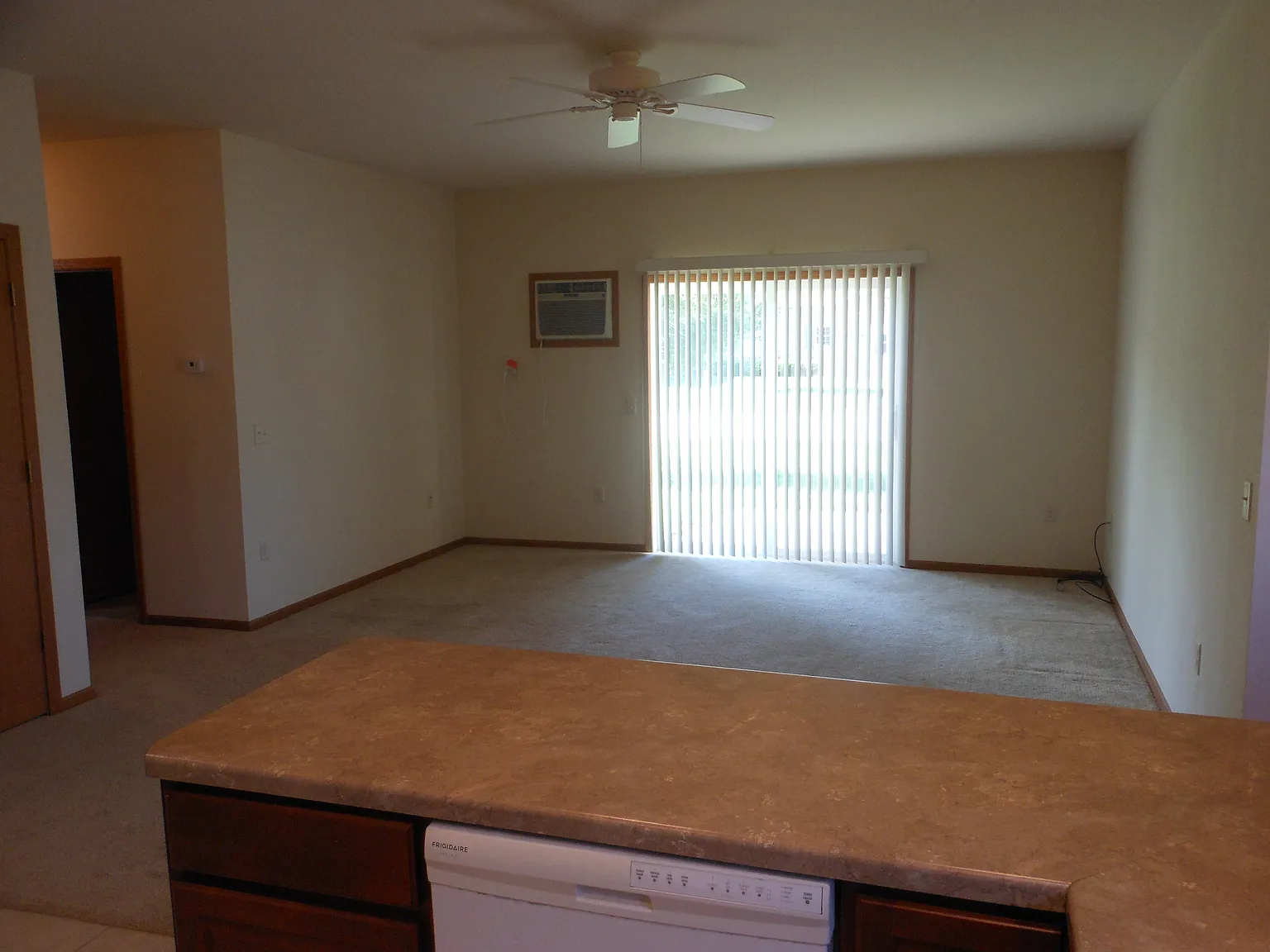 2 bed, 1180 sqft, $1,550 — Photo 3
