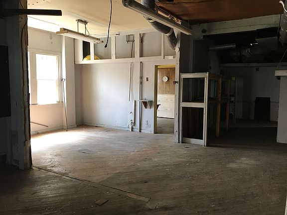 First Floor Office Area