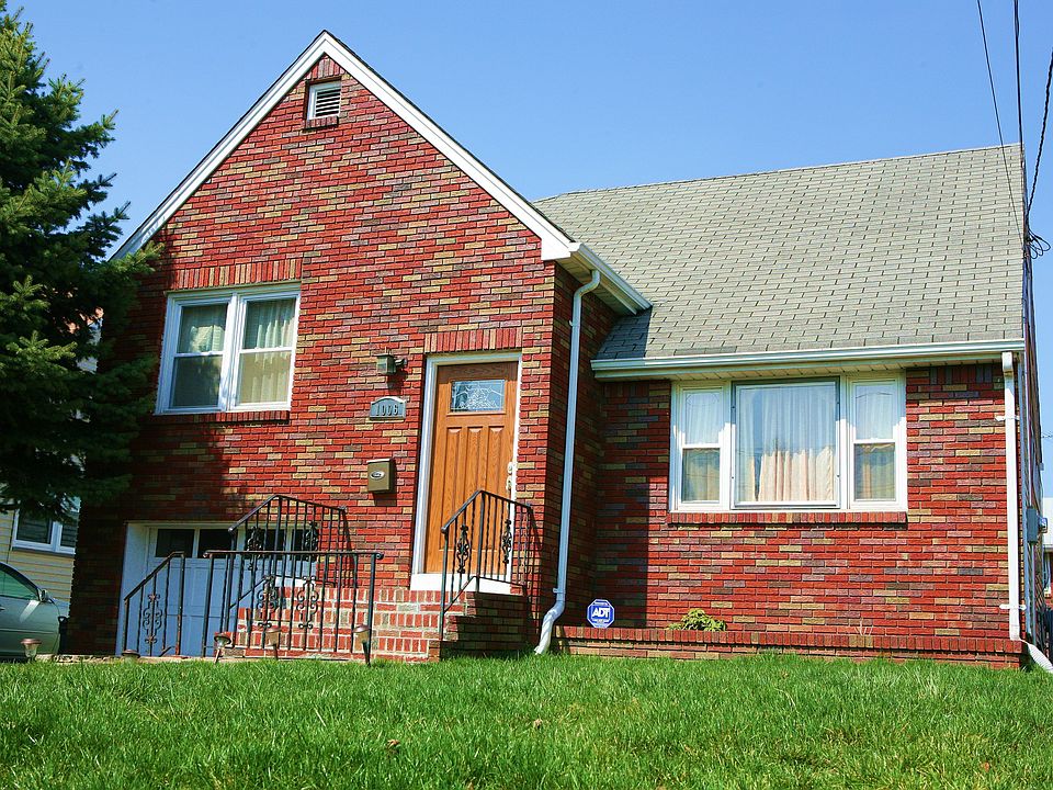 2nd image of 1006 W Henry St