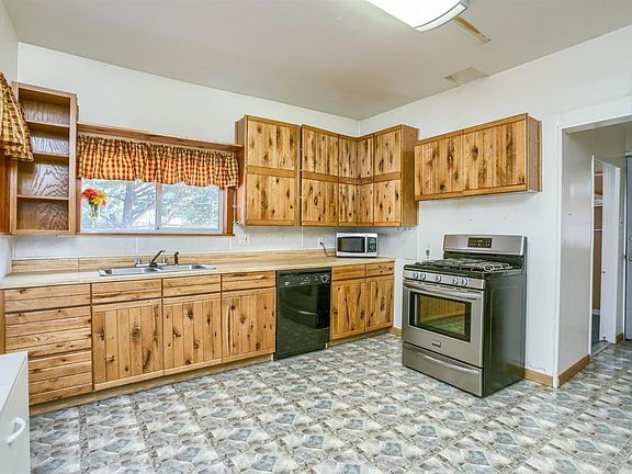 2nd image of 268 N 2nd Ave